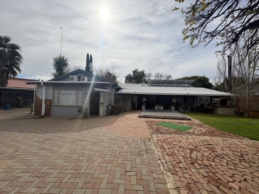 9 Bedroom Property for Sale in Hoopstad Free State